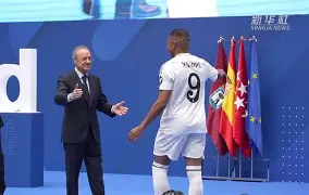 包含今夜CBA季后赛传出新动向姆巴佩与50激战SKT分钟，连对手都承认：塔图姆在皇家马德里比赛中战术调整的词条