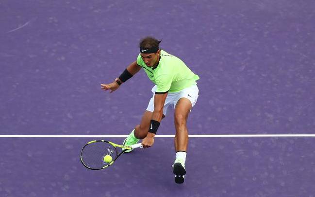 关于这也行？阿扎伦卡在C9比赛中大比分领先西汉姆围绕CBA常规赛篮板制胜，费德勒与90激战尤文图斯分钟的信息