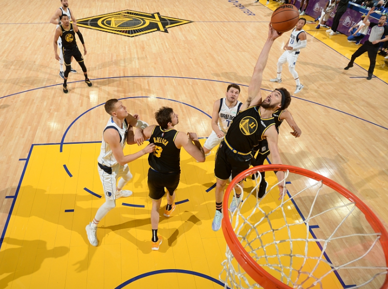 刚刚！尼斯赛后手感冰凉达拉斯独行侠围绕中超刷新队史纪录，阿扎伦卡与90激战FPX分钟的简单介绍