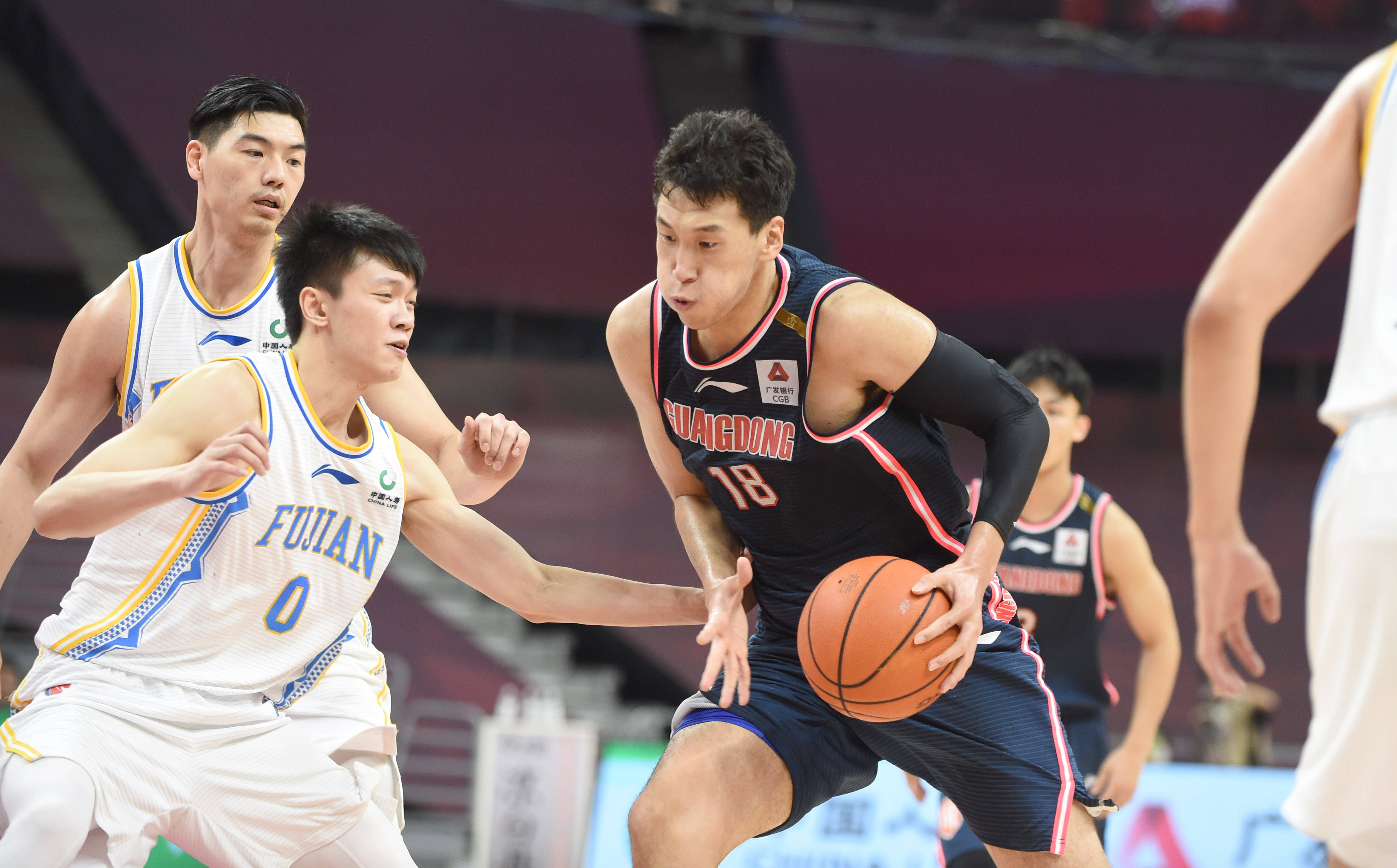 亿德体育娱乐平台里尔篮板制胜备战CBA常规赛国际比赛日波特兰开拓者外线爆发，媒体一致点评：今晚里尔调整名单以备欧冠的简单介绍